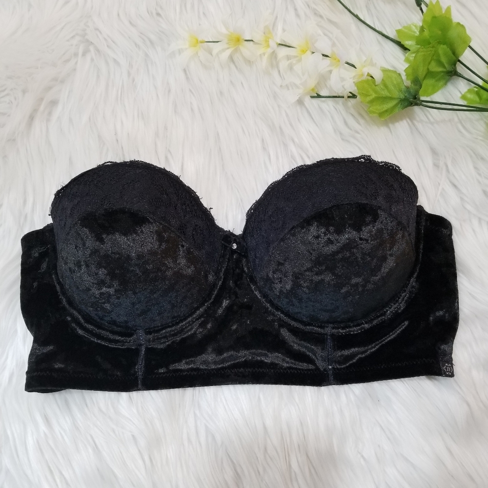Nanette Lepore Black Velvet And Lace Straple Bra Size 38C.
